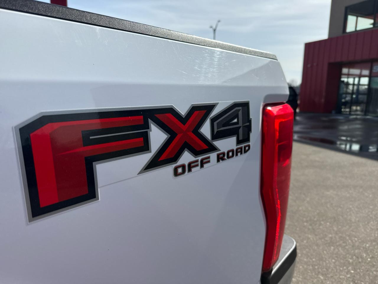 Ford F-350 SD Lariat Crew Cab 4WD 2017