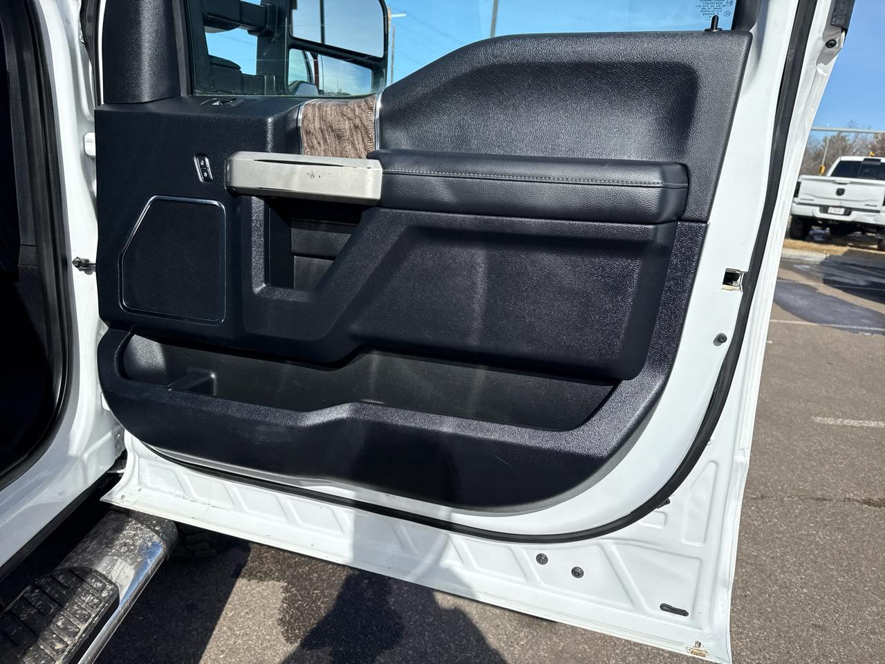 Ford F-350 SD Lariat Crew Cab 4WD 2017