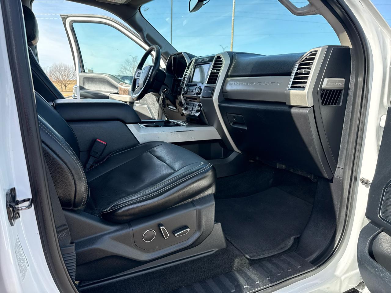 Ford F-350 SD Lariat Crew Cab 4WD 2017