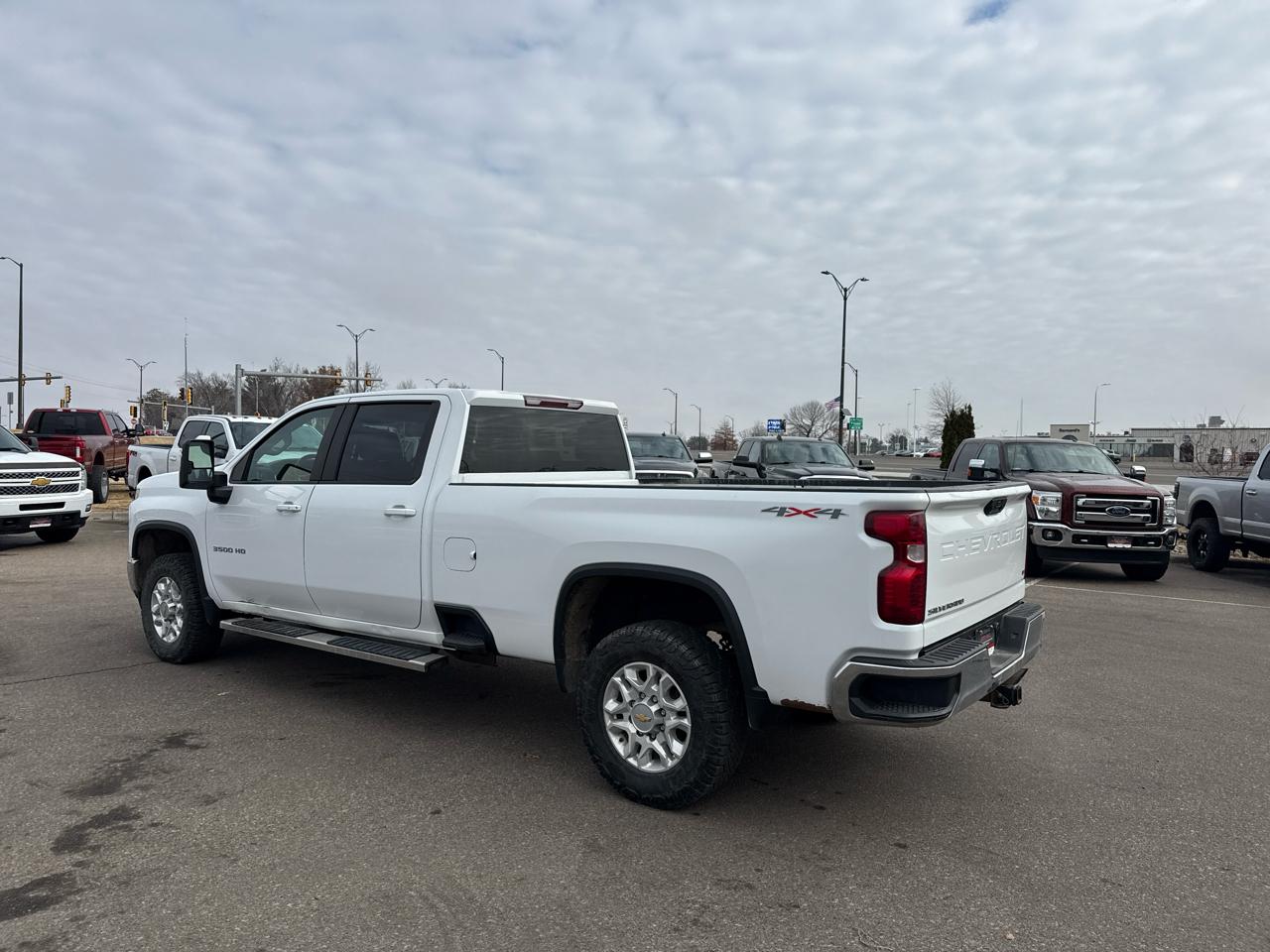 Chevrolet Silverado 3500HD LT Crew Cab 4WD 2022