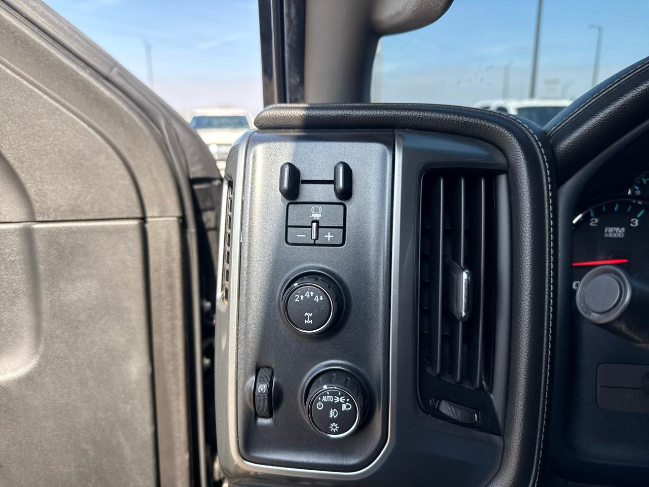 Chevrolet Silverado 3500HD LTZ Crew Cab 4WD 2017