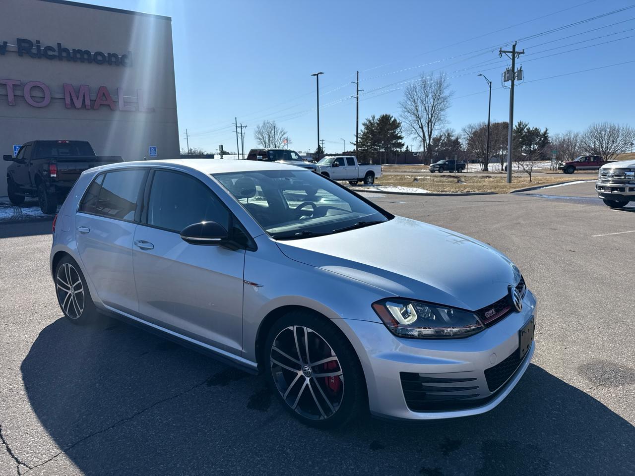 Volkswagen Golf GTI SE 6A 4-Door 2017