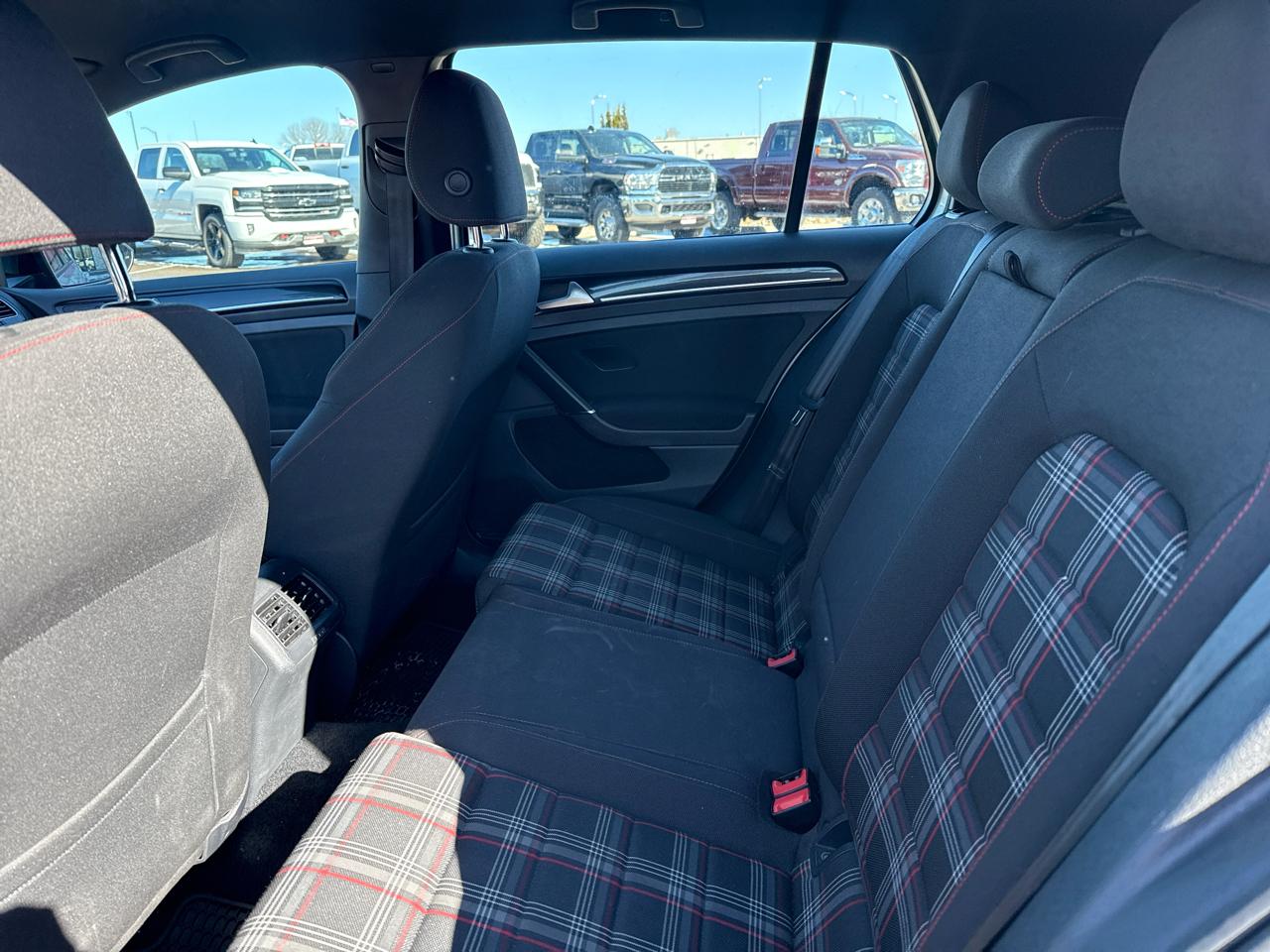 Volkswagen Golf GTI SE 6A 4-Door 2017