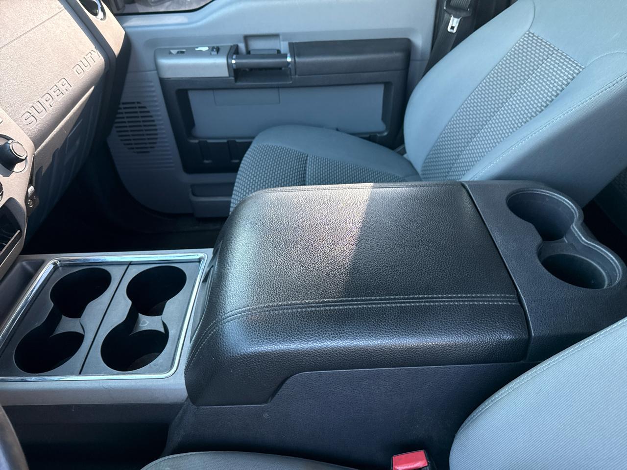 Ford F-250 SD XLT Crew Cab 4WD 2016