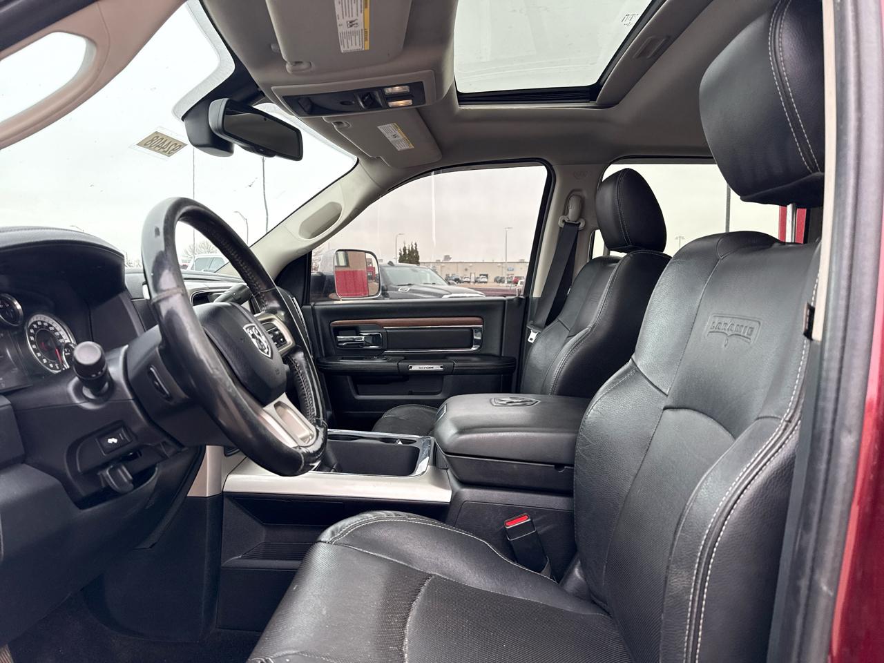 RAM 2500 Laramie Crew Cab SWB 4WD 2016