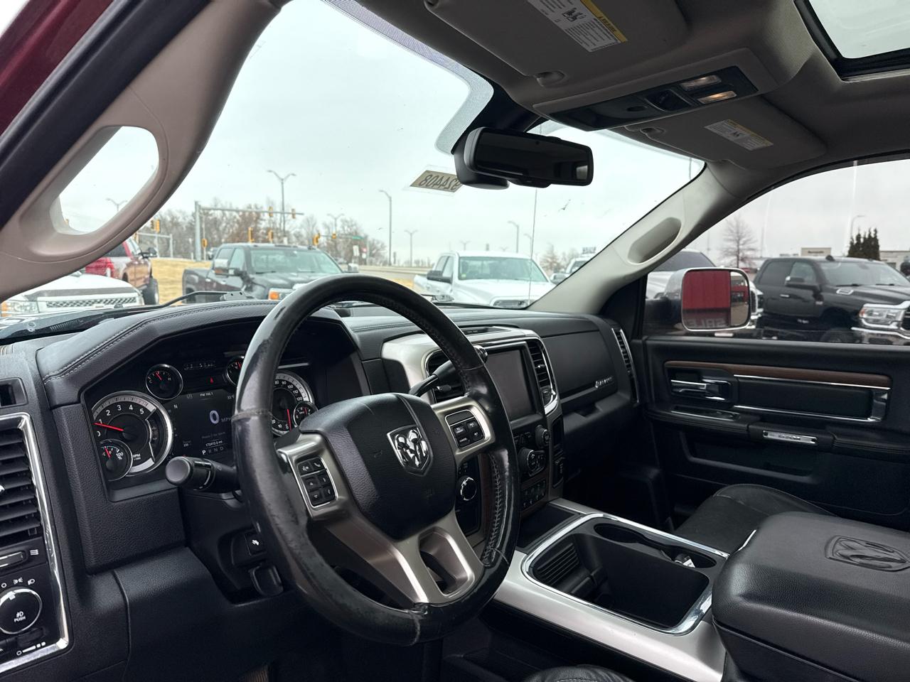 RAM 2500 Laramie Crew Cab SWB 4WD 2016