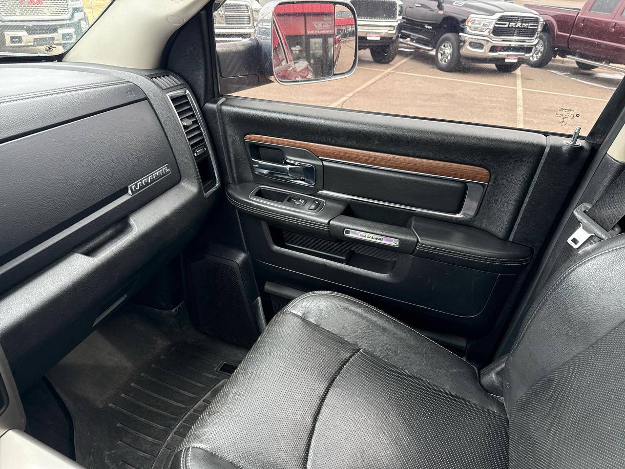 RAM 2500 Laramie Crew Cab SWB 4WD 2016