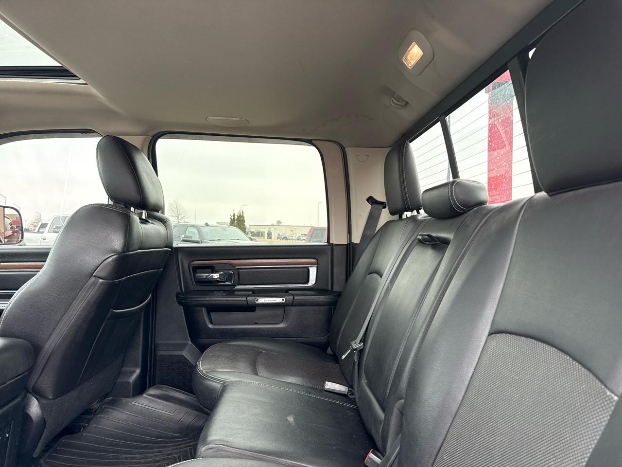 RAM 2500 Laramie Crew Cab SWB 4WD 2016