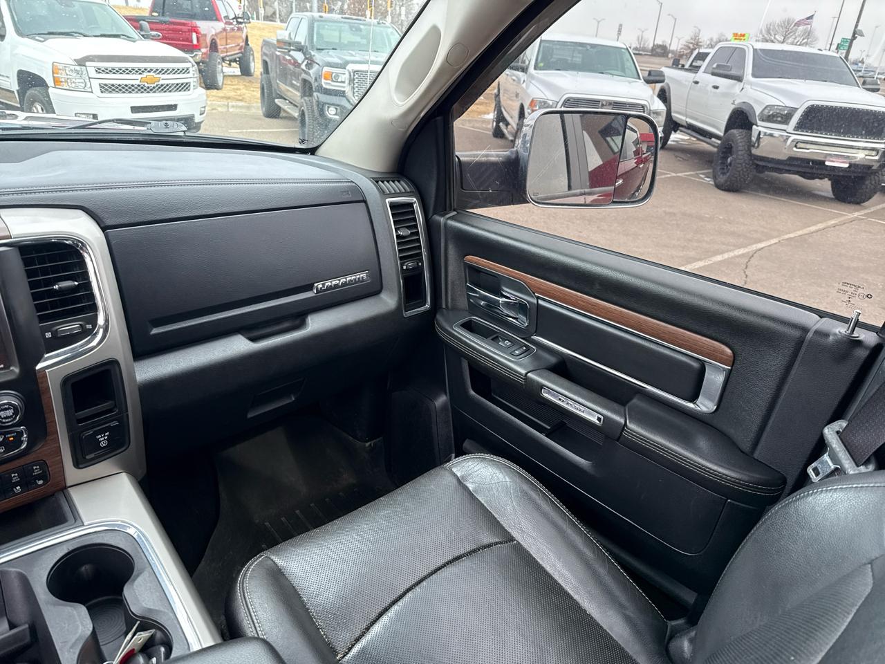 RAM 2500 Laramie Crew Cab SWB 4WD 2016