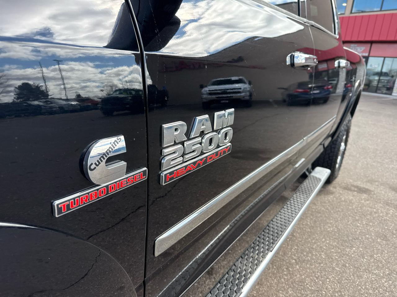RAM 2500 Laramie Crew Cab SWB 4WD 2015