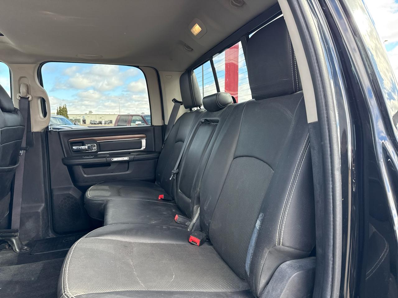 RAM 2500 Laramie Crew Cab SWB 4WD 2015