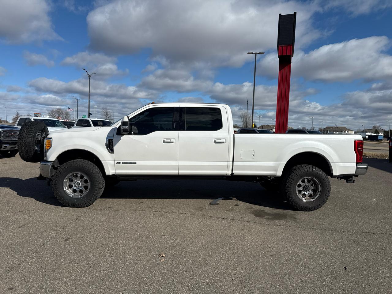 Ford F-350 SD Lariat Crew Cab 4WD 2017