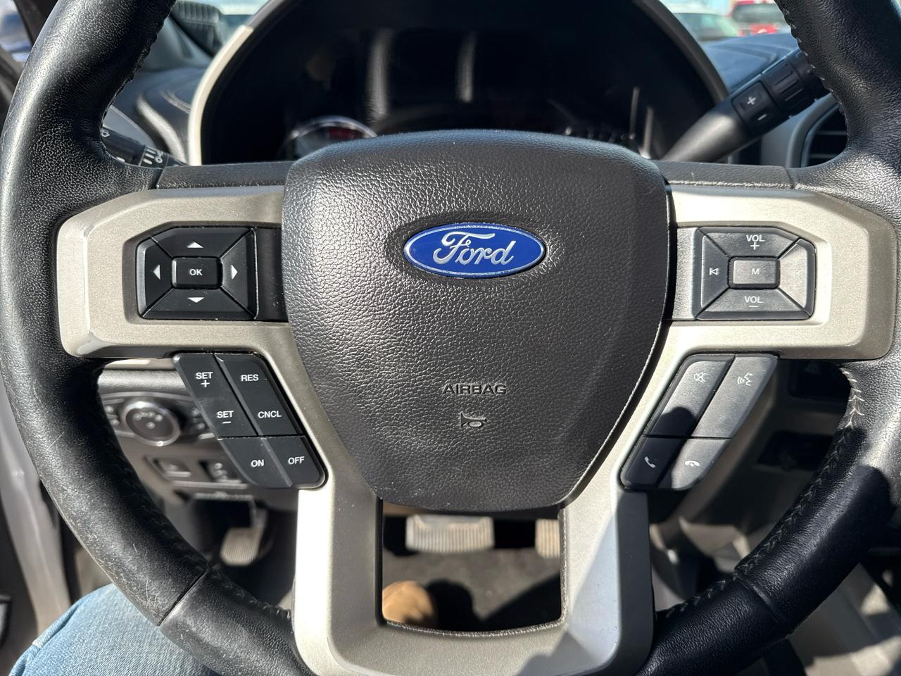 Ford F-350 SD Lariat Crew Cab 4WD 2017