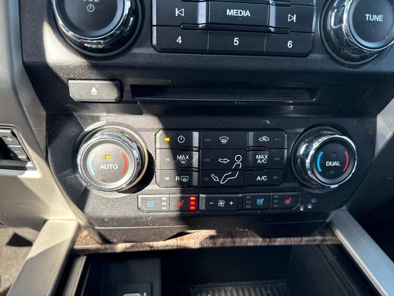 Ford F-350 SD Lariat Crew Cab 4WD 2017