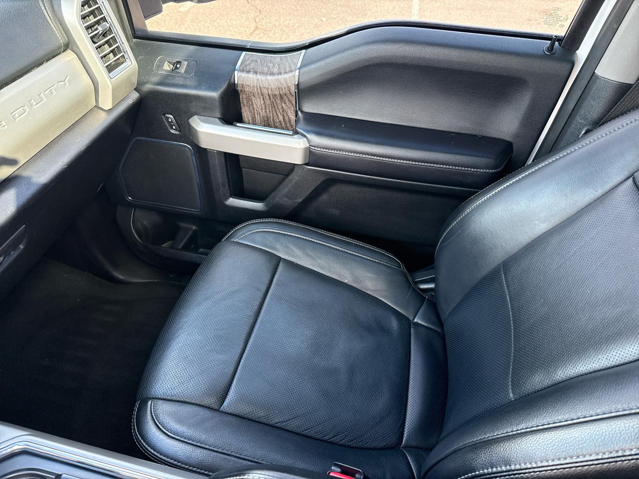 Ford F-350 SD Lariat Crew Cab 4WD 2017