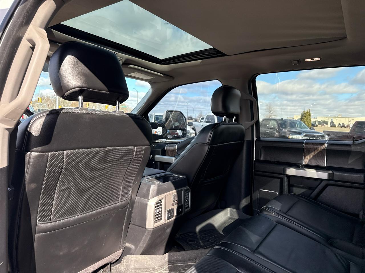 Ford F-350 SD Lariat Crew Cab 4WD 2017