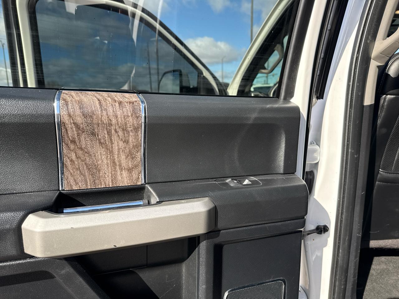 Ford F-350 SD Lariat Crew Cab 4WD 2017