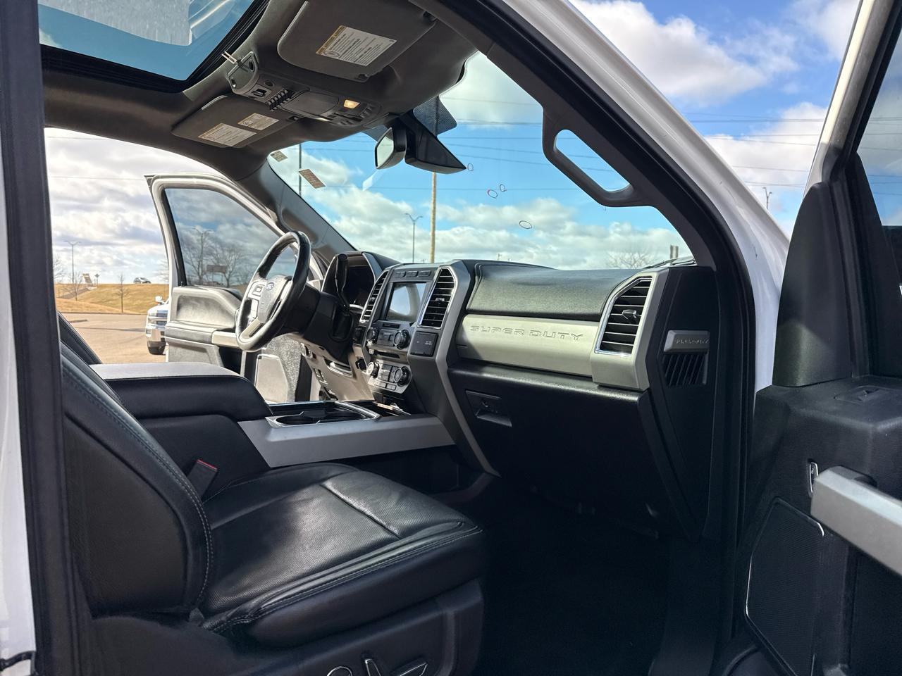 Ford F-350 SD Lariat Crew Cab 4WD 2017