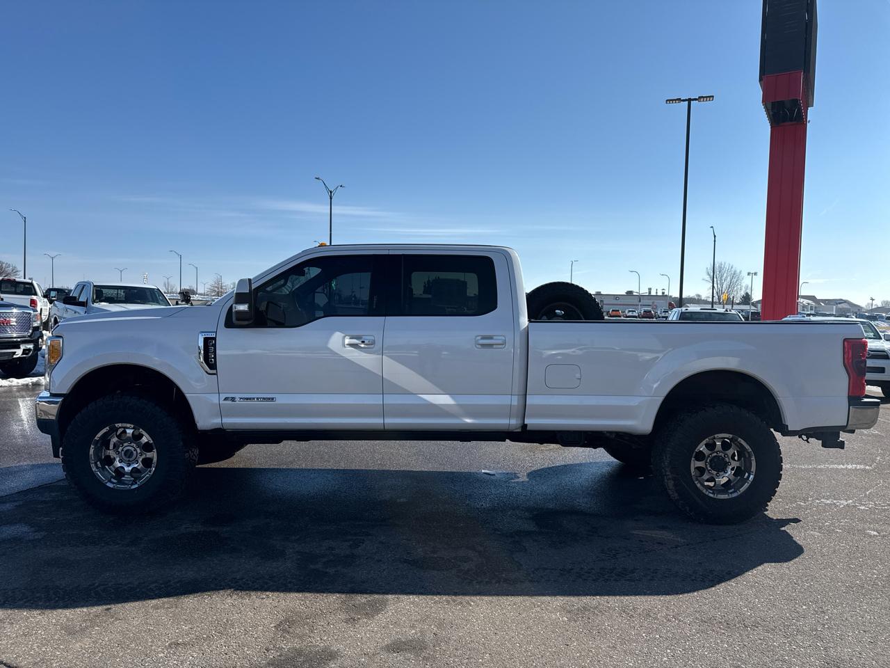 Ford F-350 SD Lariat Crew Cab 4WD 2017