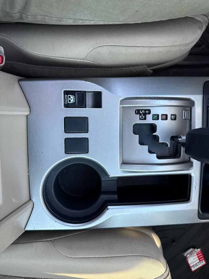 Toyota 4Runner SR5 4WD 2012