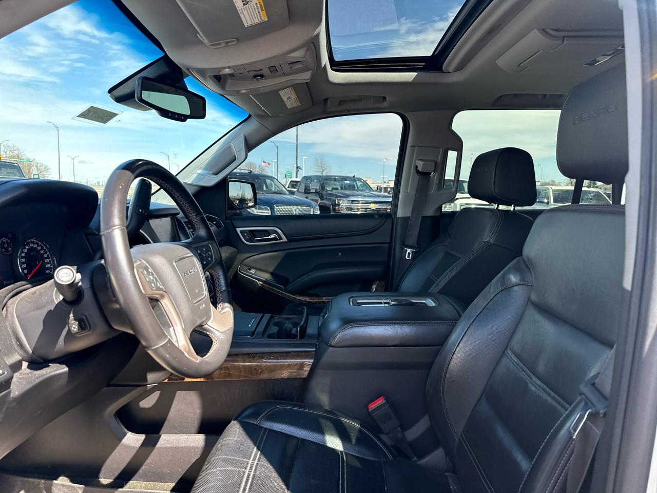 GMC Yukon Denali 4WD 2015