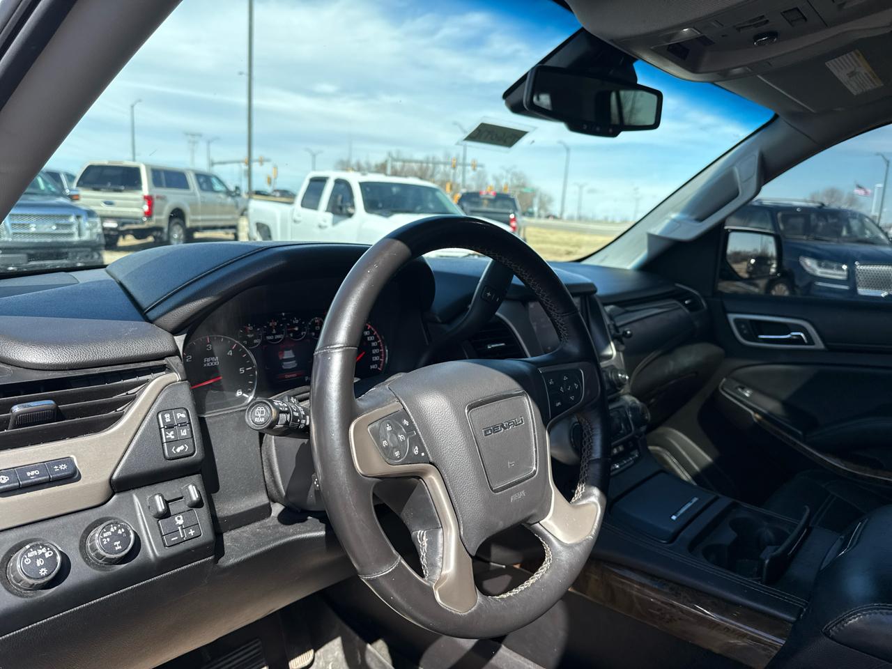 GMC Yukon Denali 4WD 2015