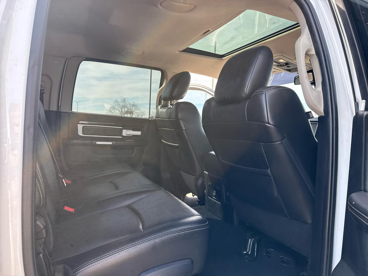 RAM 3500 Laramie Mega Cab 4WD DRW 2013