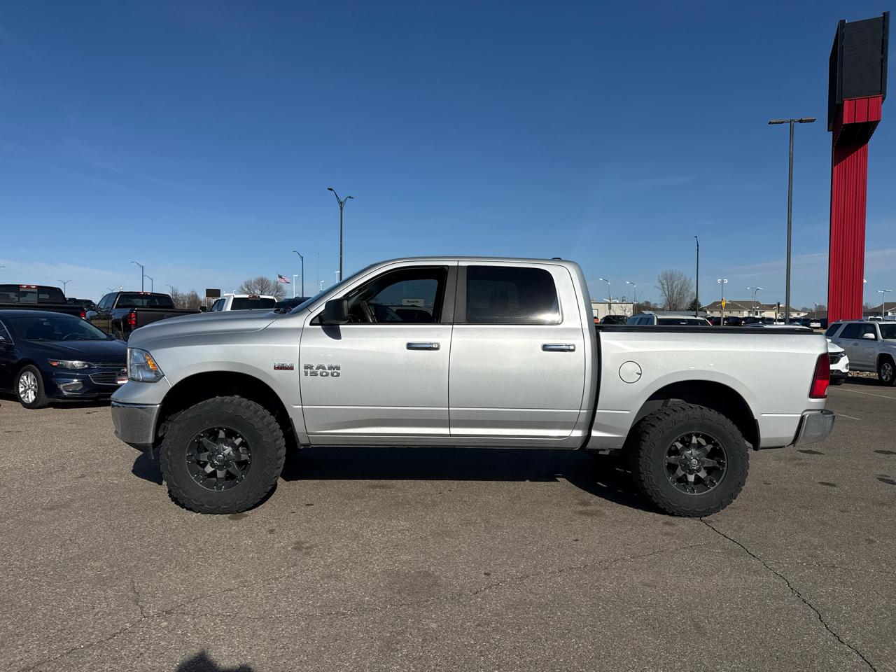 RAM 1500 SLT Crew Cab SWB 4WD 2017