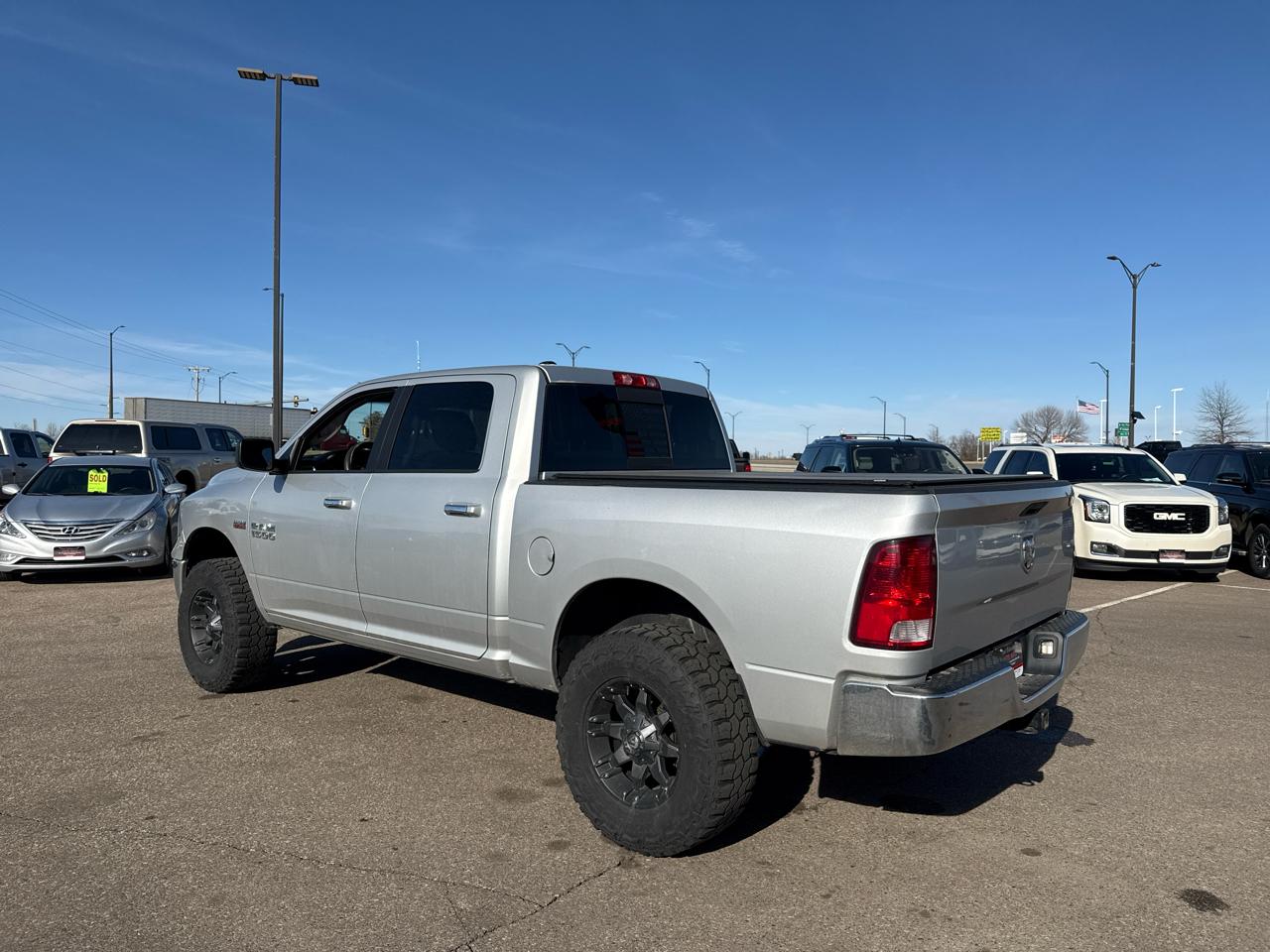 RAM 1500 SLT Crew Cab SWB 4WD 2017