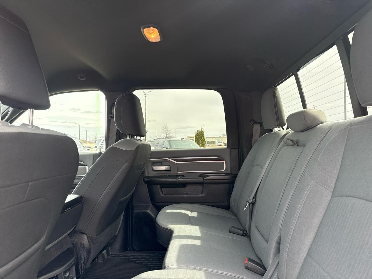 RAM 2500 Tradesman Crew Cab SWB 4WD 2022