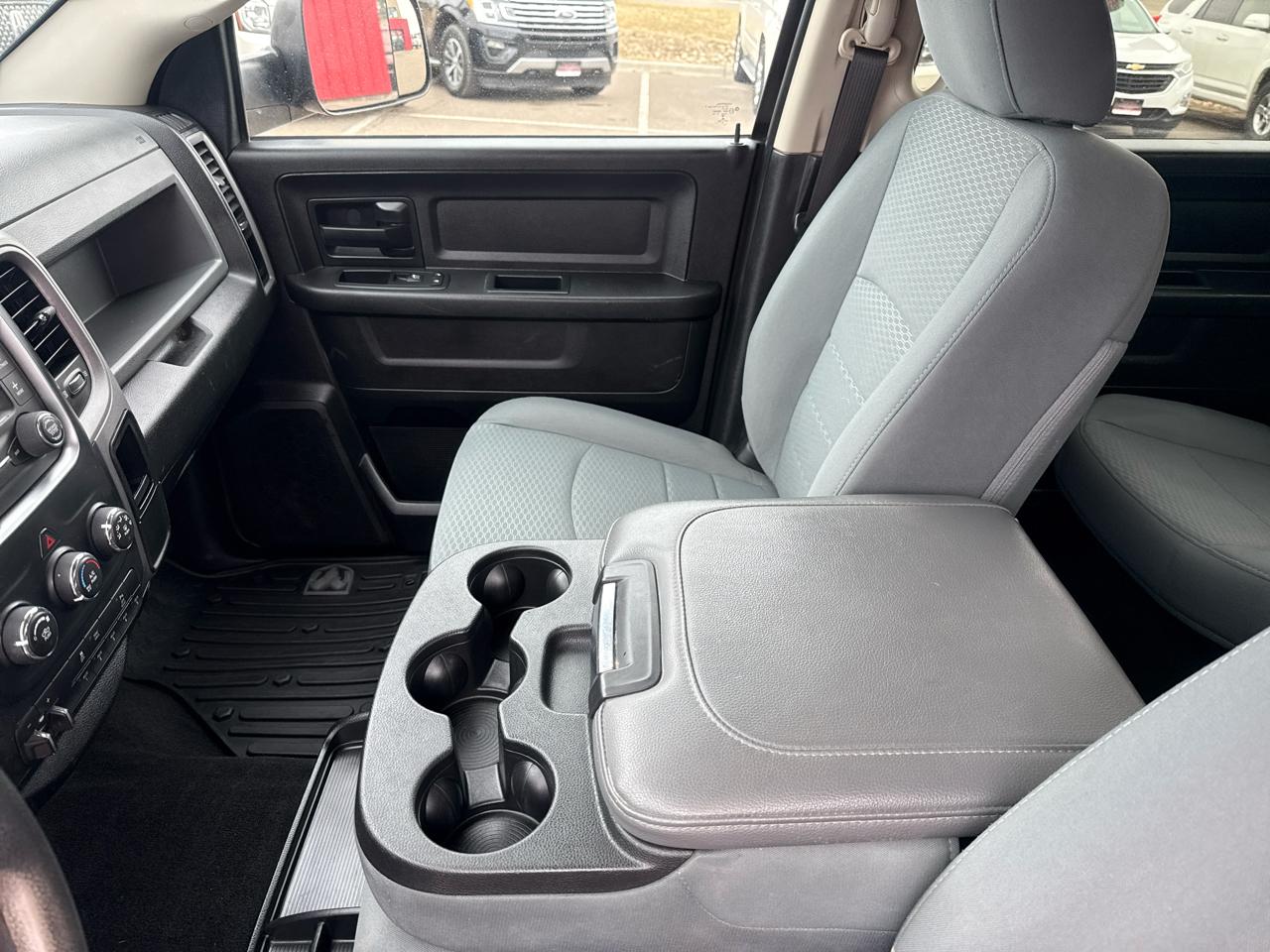 RAM 2500 Tradesman Crew Cab SWB 4WD 2017