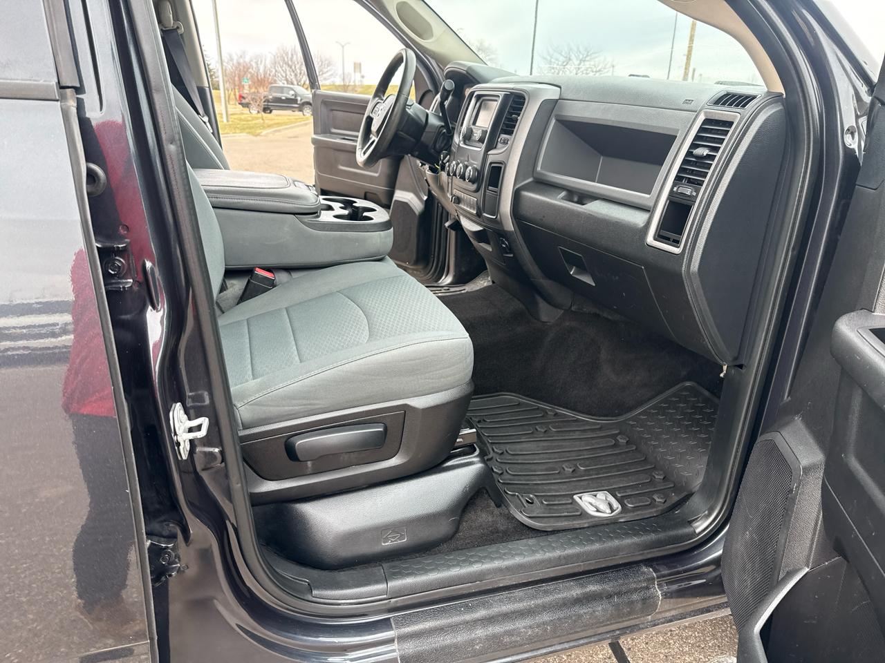 RAM 2500 Tradesman Crew Cab SWB 4WD 2017