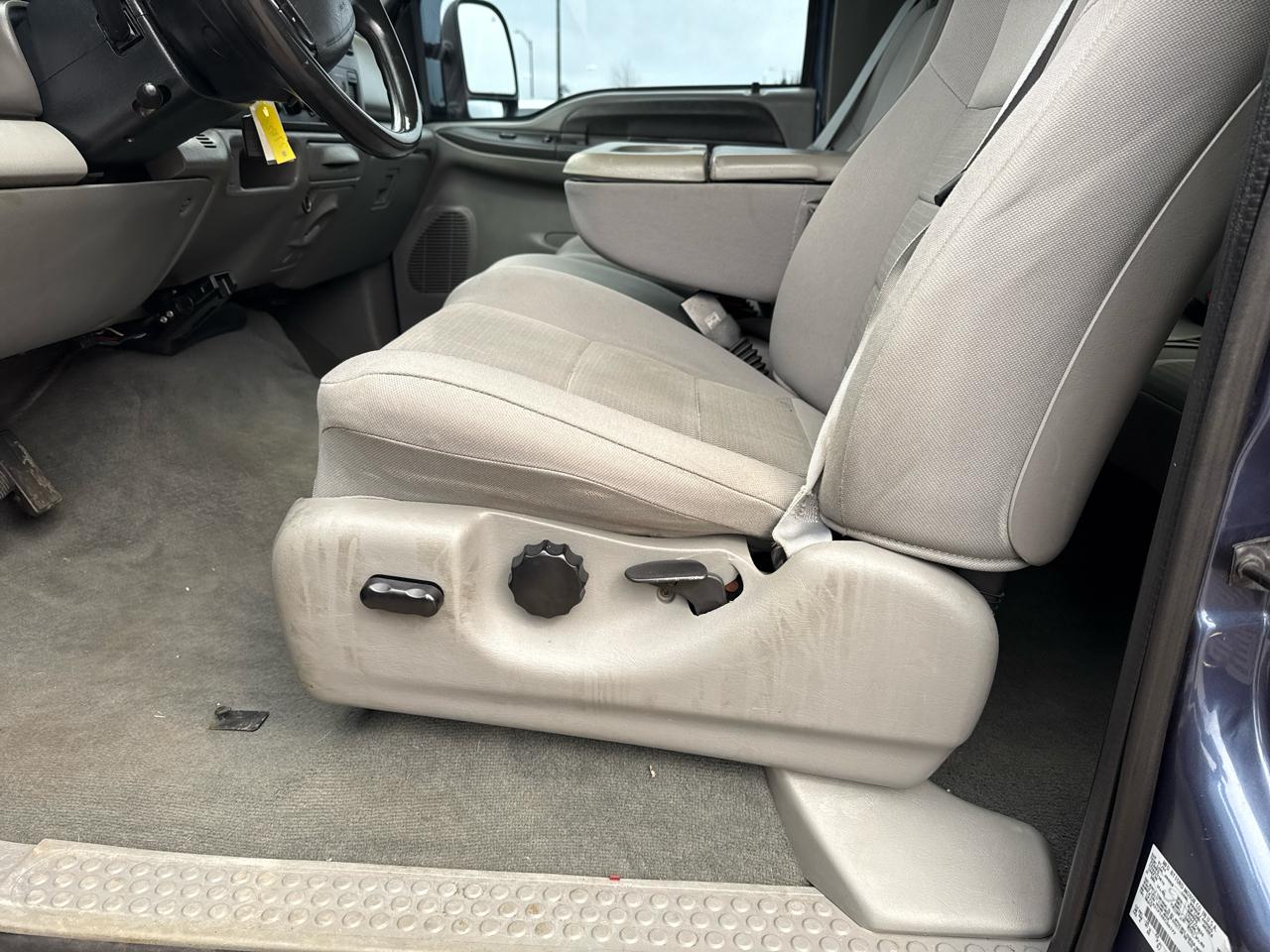 Ford F-350 SD XL SuperCab 4WD 2004