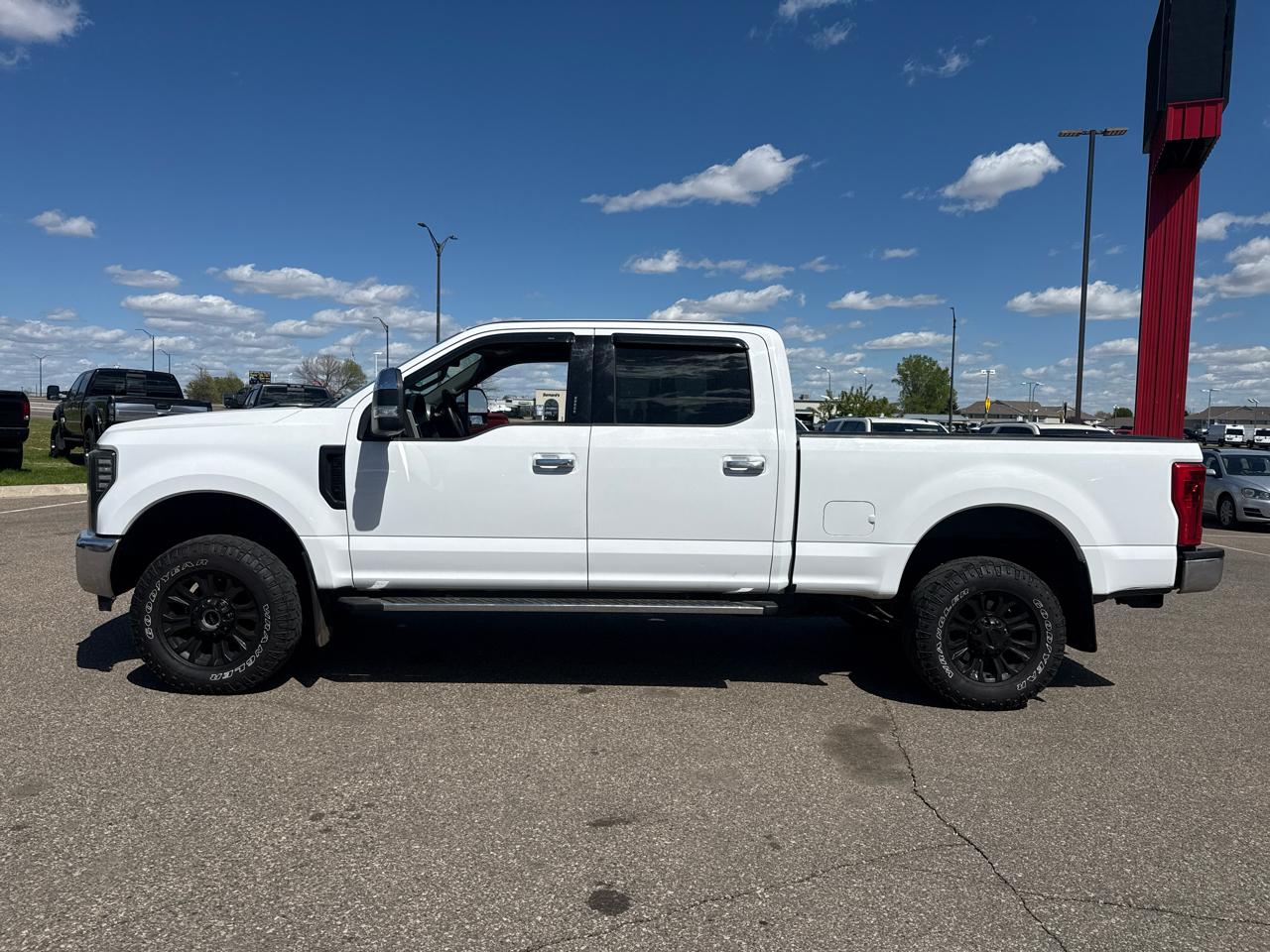 Ford F-250 SD Lariat Crew Cab 4WD 2019