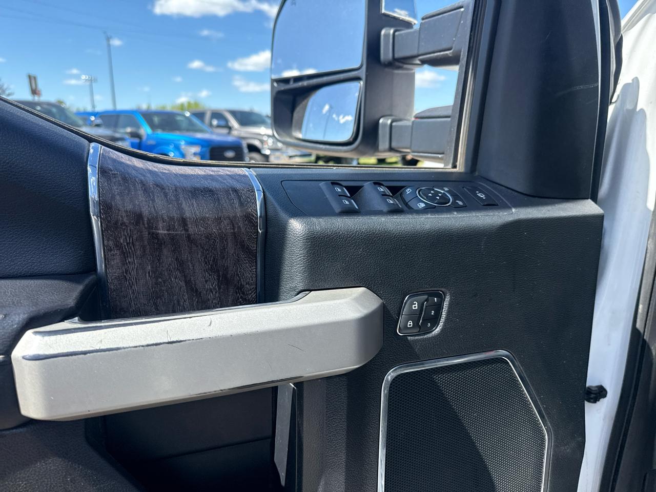Ford F-250 SD Lariat Crew Cab 4WD 2019