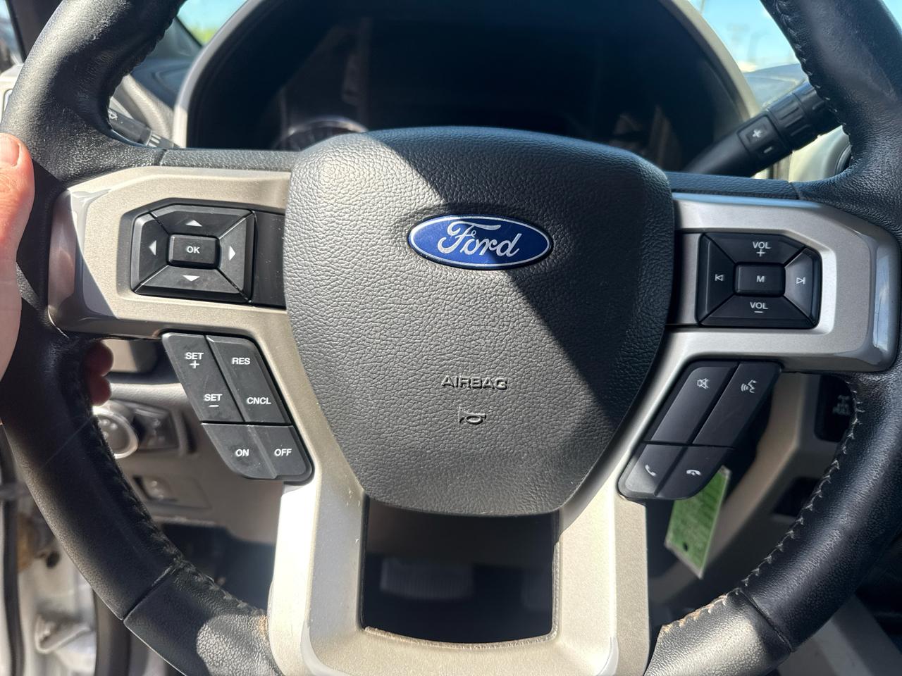 Ford F-250 SD Lariat Crew Cab 4WD 2019