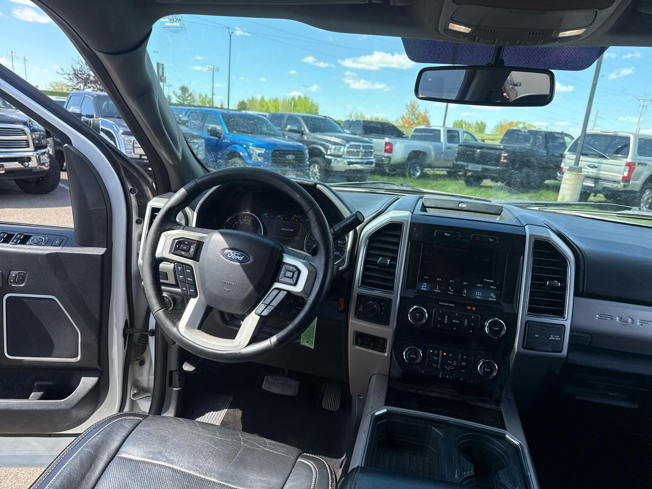 Ford F-250 SD Lariat Crew Cab 4WD 2019