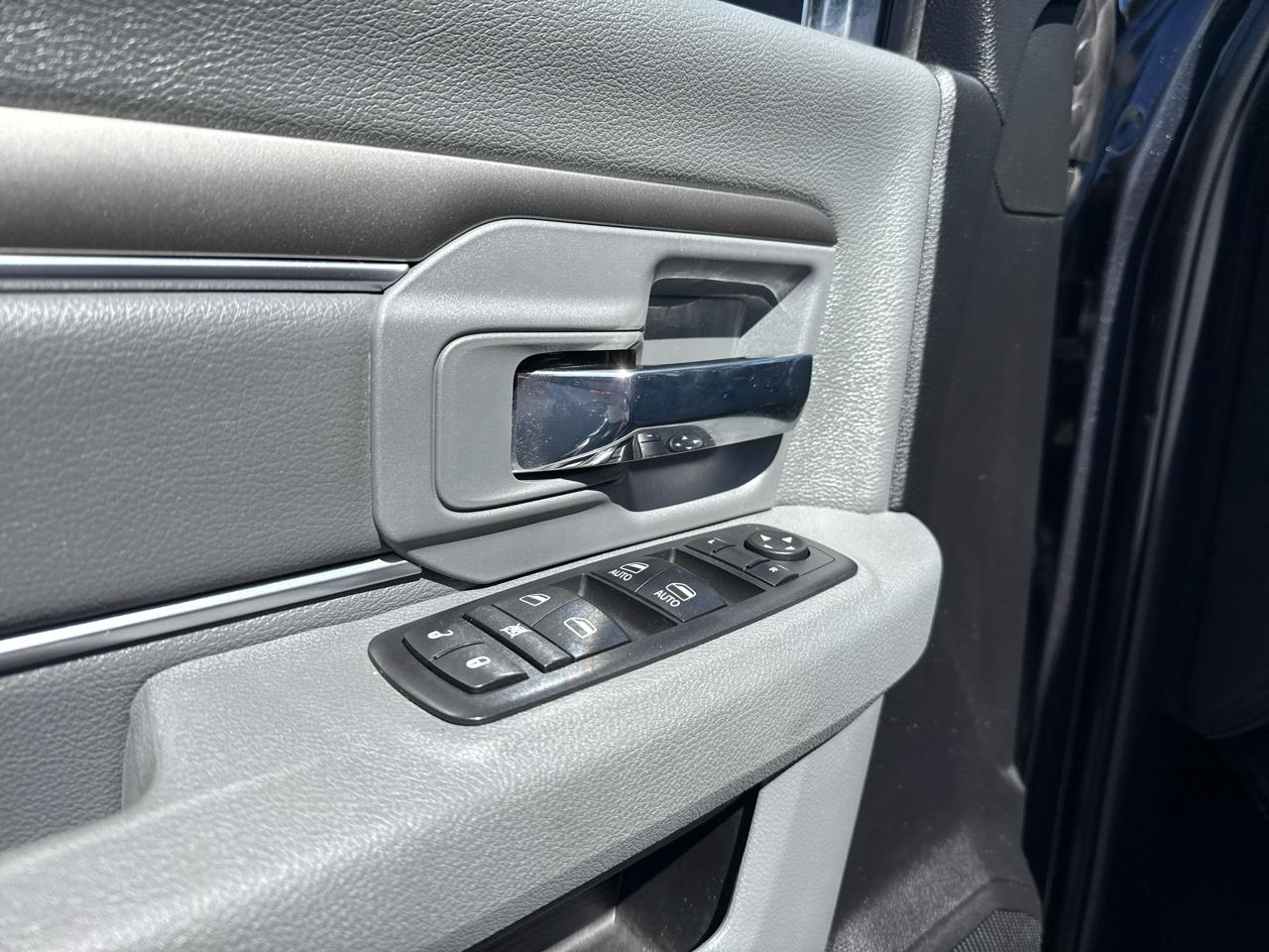 RAM 3500 SLT Crew Cab LWB 4WD DRW 2018