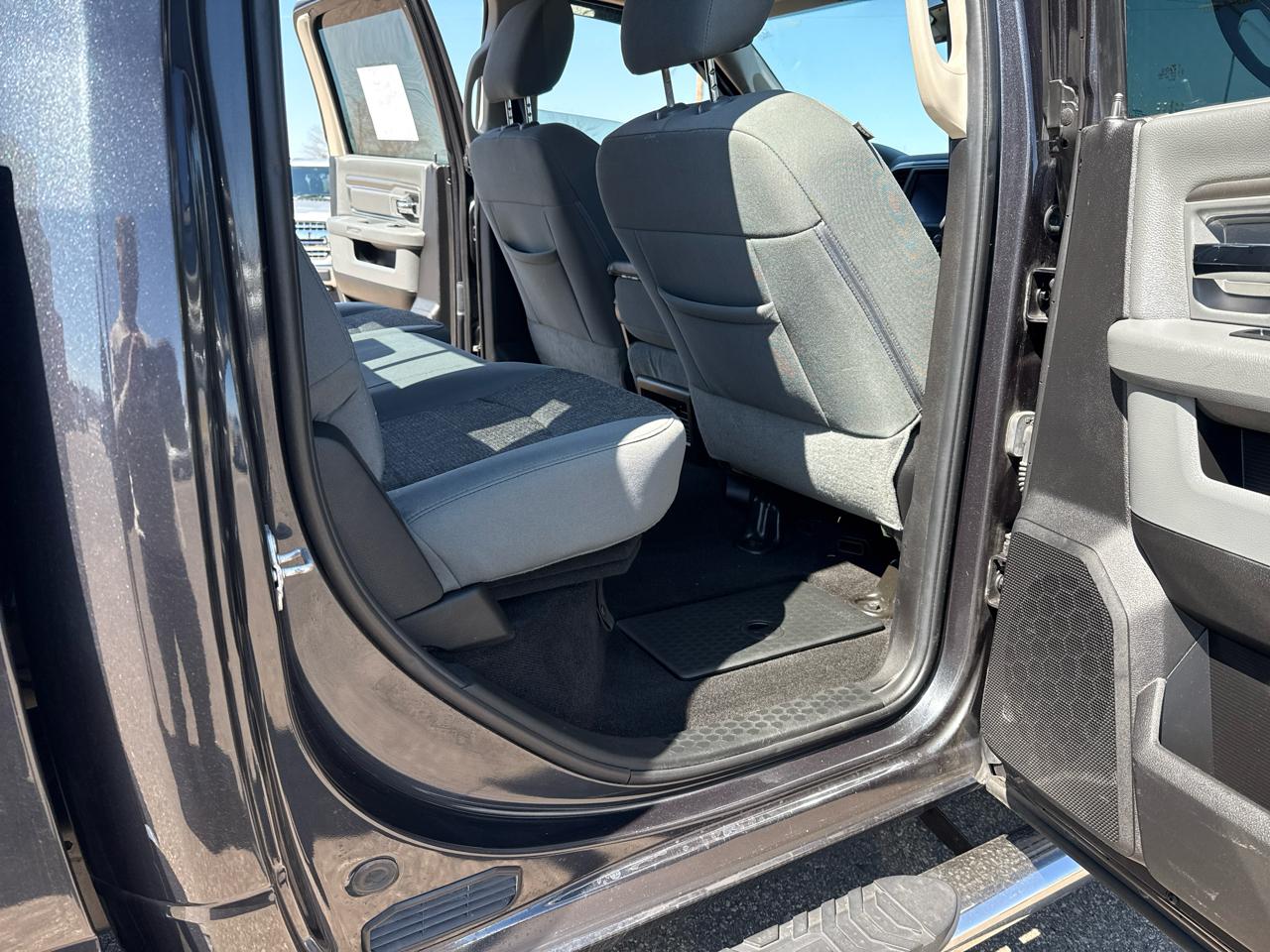 RAM 3500 SLT Crew Cab LWB 4WD DRW 2018