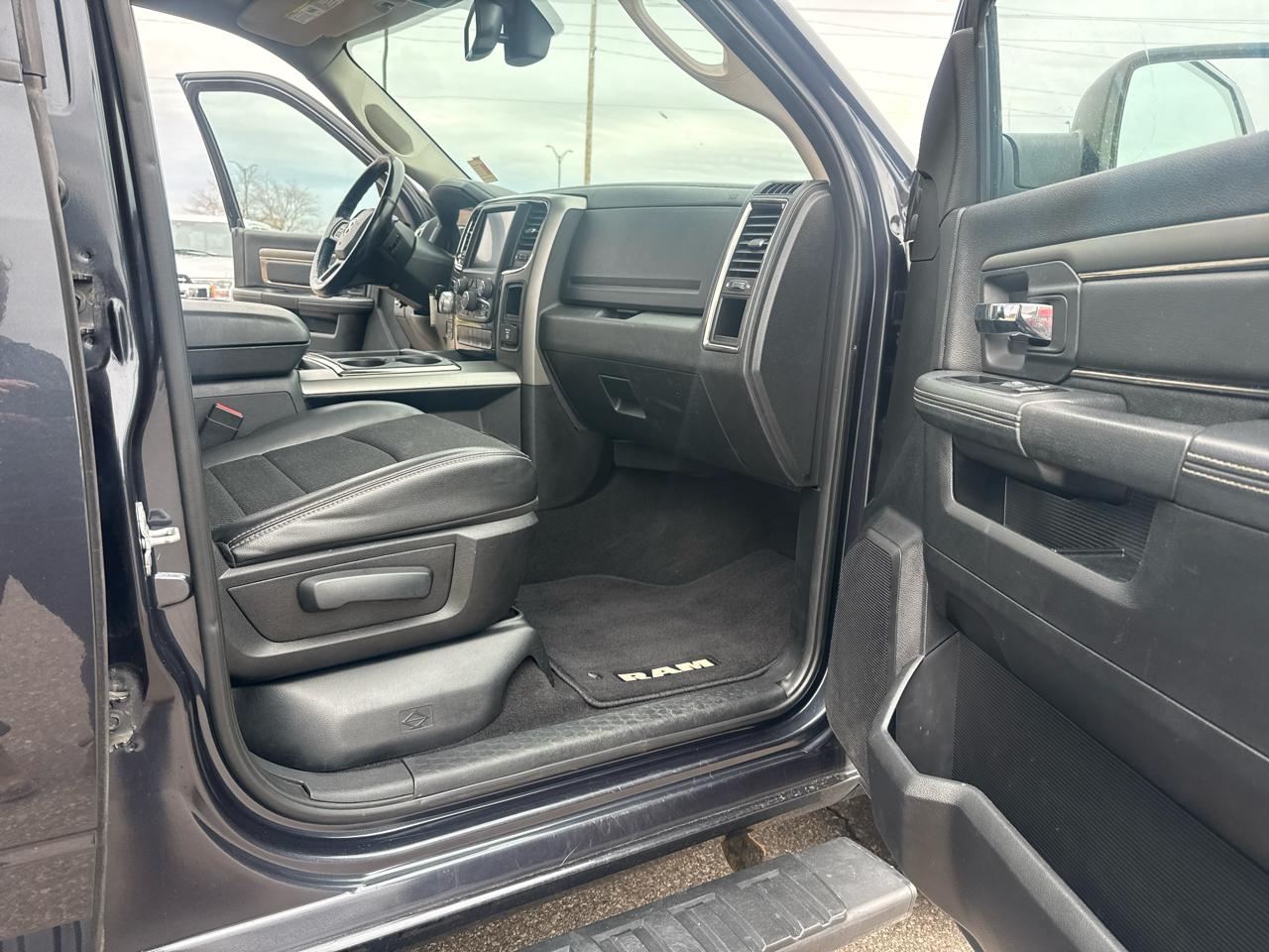 RAM 1500 Sport Quad Cab 4WD 2014