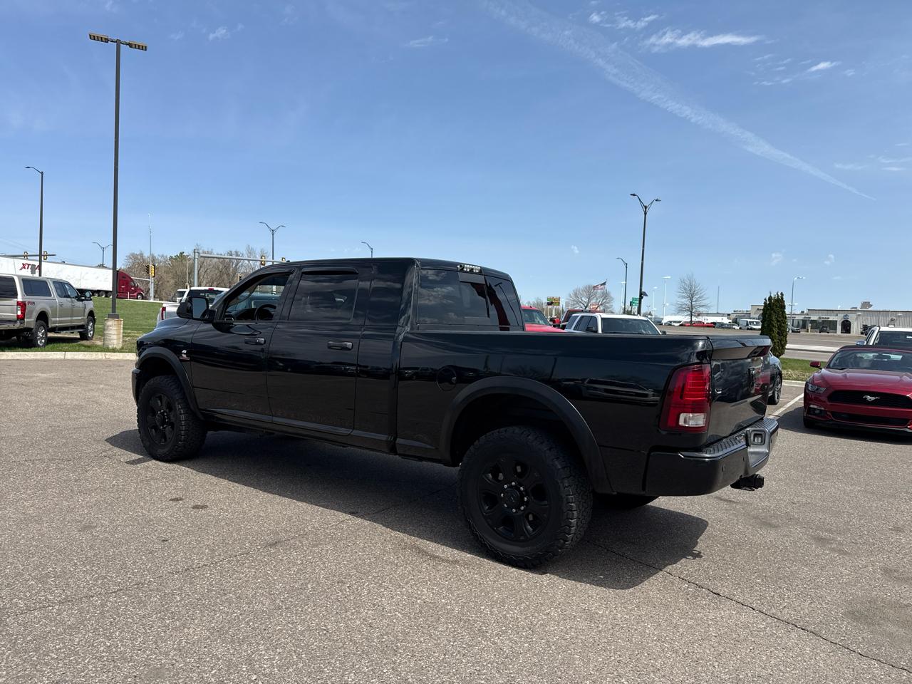 RAM 3500 SLT Mega Cab 4WD 2015