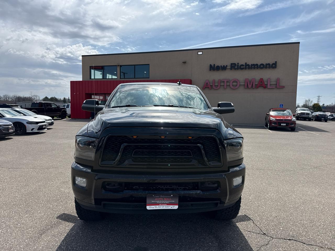 RAM 3500 SLT Mega Cab 4WD 2015