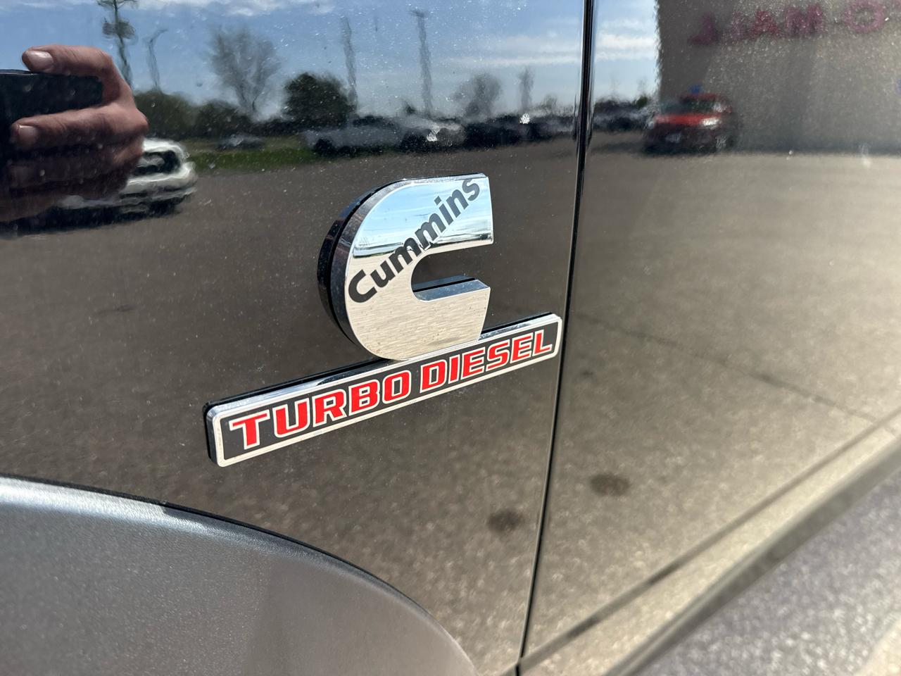 RAM 3500 SLT Mega Cab 4WD 2015