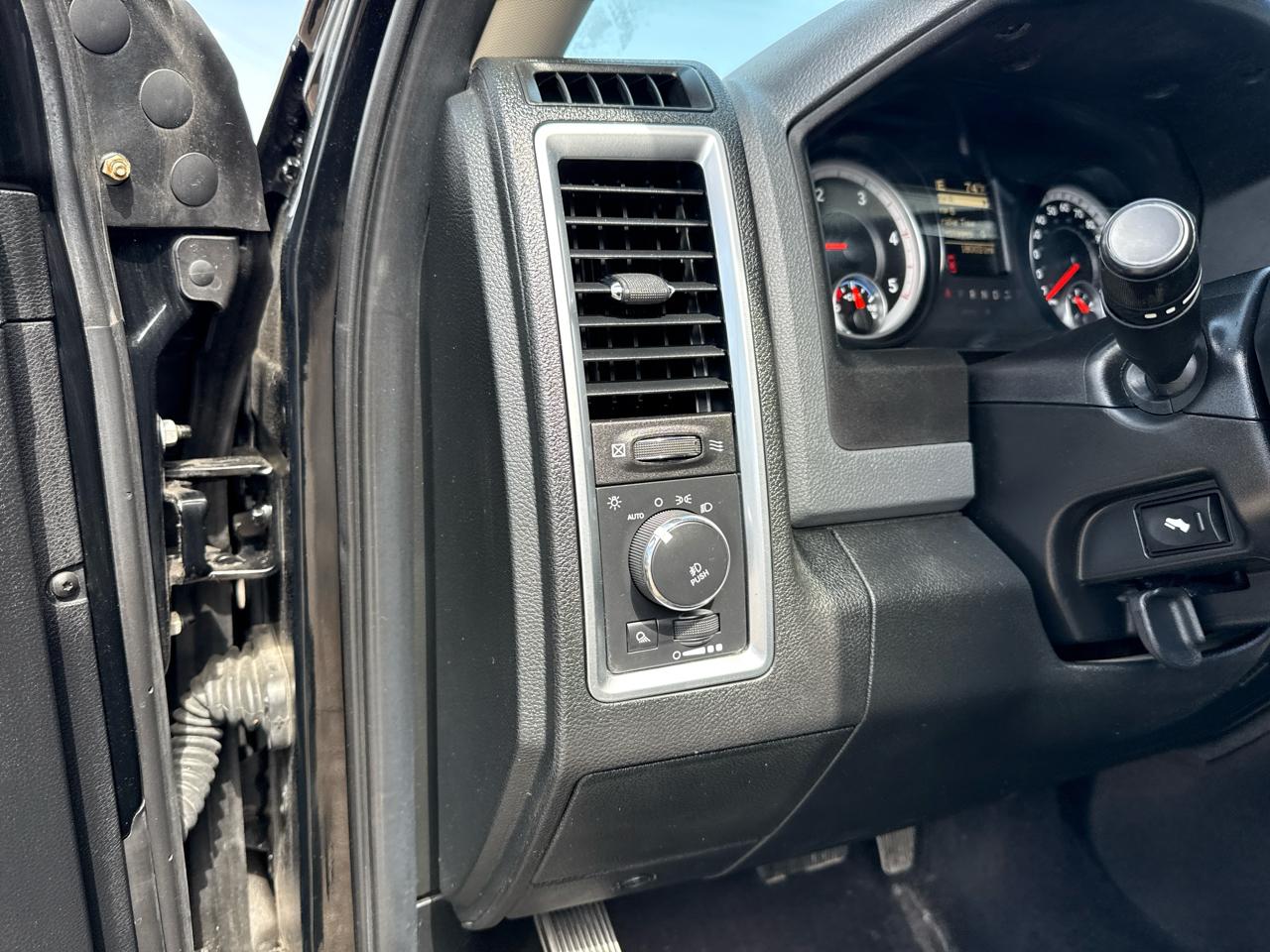 RAM 3500 SLT Mega Cab 4WD 2015