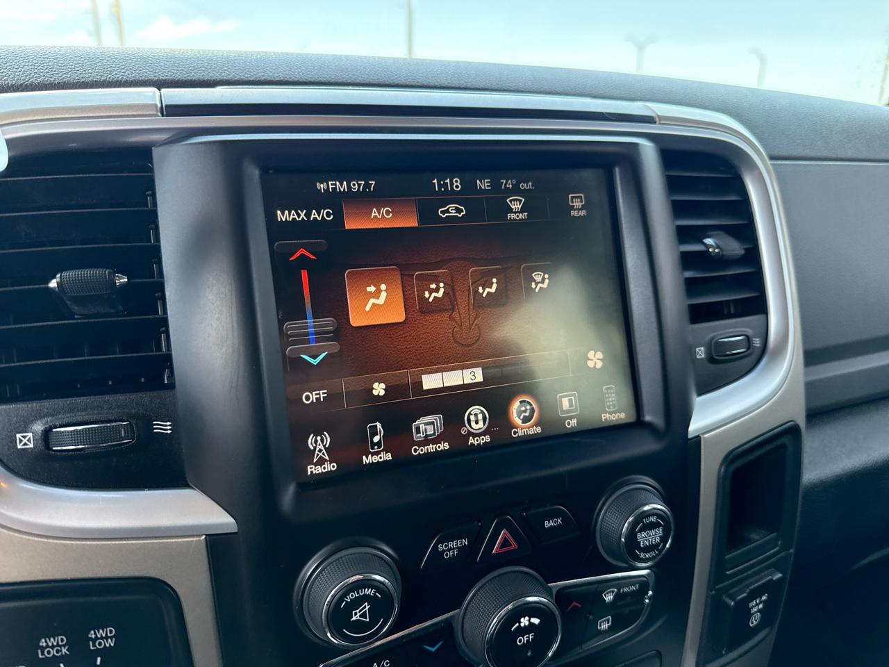 RAM 3500 SLT Mega Cab 4WD 2015