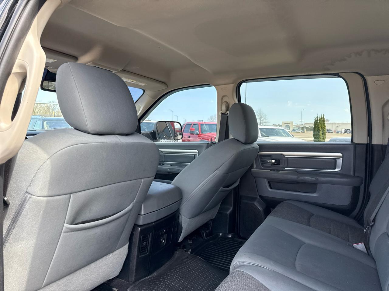 RAM 3500 SLT Mega Cab 4WD 2015