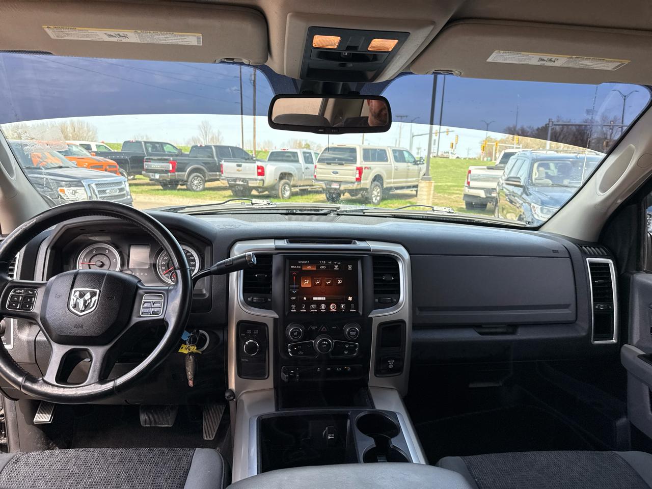 RAM 3500 SLT Mega Cab 4WD 2015