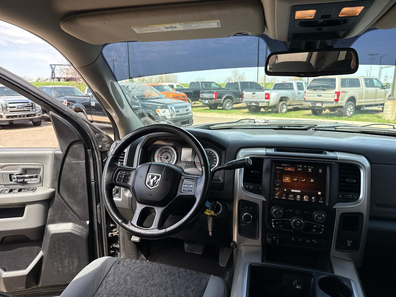 RAM 3500 SLT Mega Cab 4WD 2015