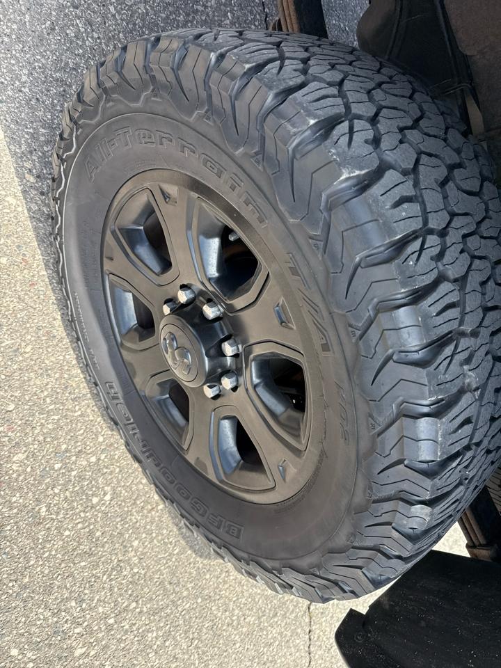 RAM 3500 SLT Mega Cab 4WD 2015