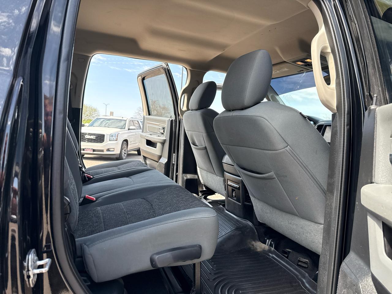 RAM 3500 SLT Mega Cab 4WD 2015